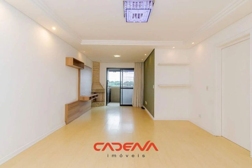 Apartamento com 3 quartos e 2 vagas no Água Verde