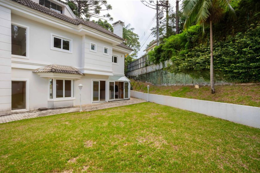 Casa à venda em condomínio no Campo Comprido ARYA1