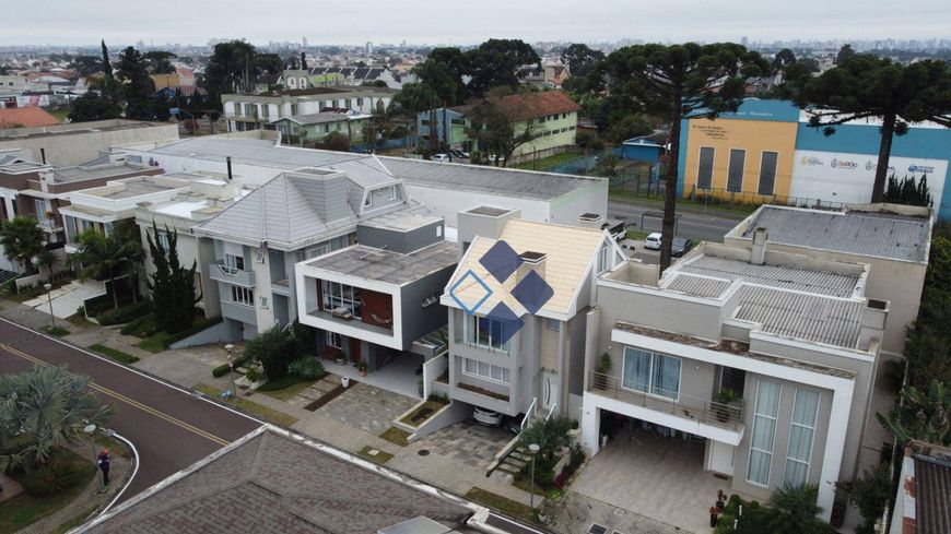 Casa com 3 dormitórios à venda, 400 m² por R$ 2.589.000,00 - Xaxim - Curitiba/PR