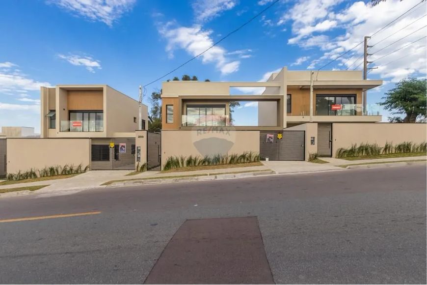 Casa Nova com 3 Suítes no Uberaba!