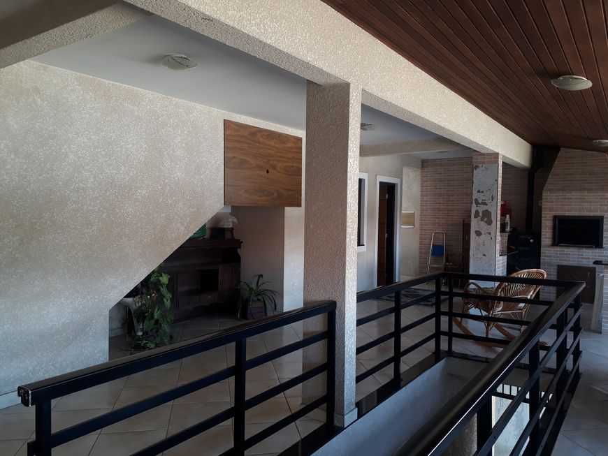 Sobrado, Imóvel Comercial e Residencial com 554m² 03 dorm 02 Suites à Venda - No Abranches.