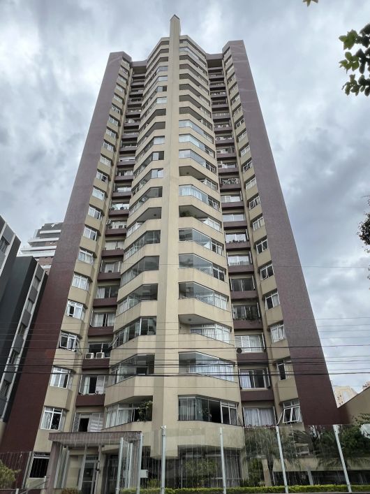 Apartamento 4 dormitórios, Face Norte/Oeste, Cabral, Curitiba-PR.