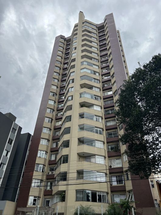 Apartamento 4 dormitórios, Face Norte/Oeste, Cabral, Curitiba-PR.