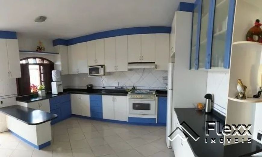 Sobrado com 3 dormitórios à venda, 523 m² por R$ 1.200.000,00 - Campo Comprido - Curitiba/PR