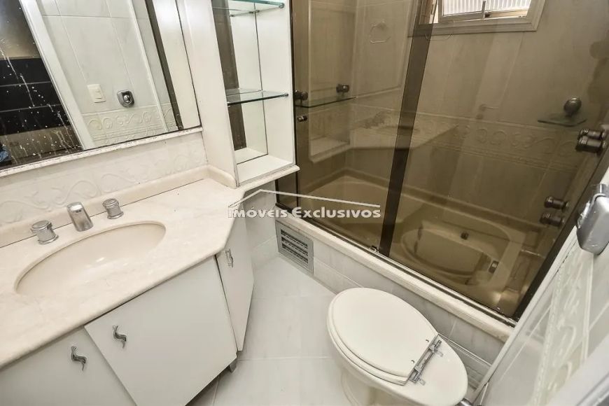 Vista espetacular e conforto com 3 dormitórios para alugar no Batel