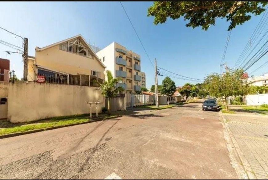 Sobrado 3 Dormitórios, 1 Suíte, 265 m², à venda por R$ 1.250.000 - Água Verde, Curitiba (PR)