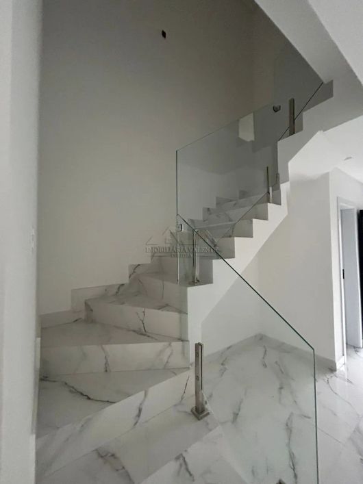 Sobrado com 3 Quartos e 2 banheiros à Venda, 127 m² por R$ 859.900 no Xaxim