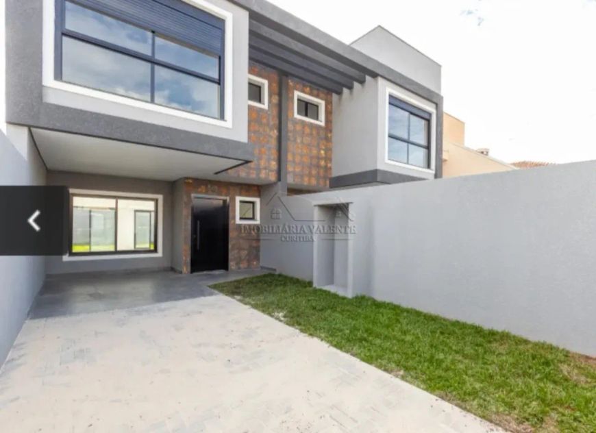 Sobrado com 3 Quartos e 2 banheiros à Venda, 127 m² por R$ 859.900 no Xaxim