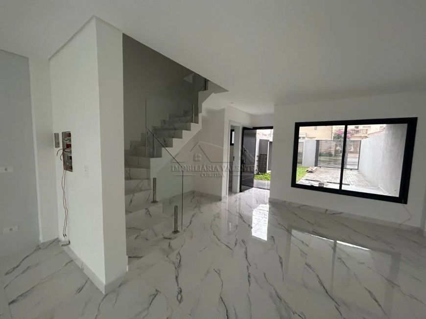 Sobrado com 3 Quartos e 2 banheiros à Venda, 127 m² por R$ 859.900 no Xaxim