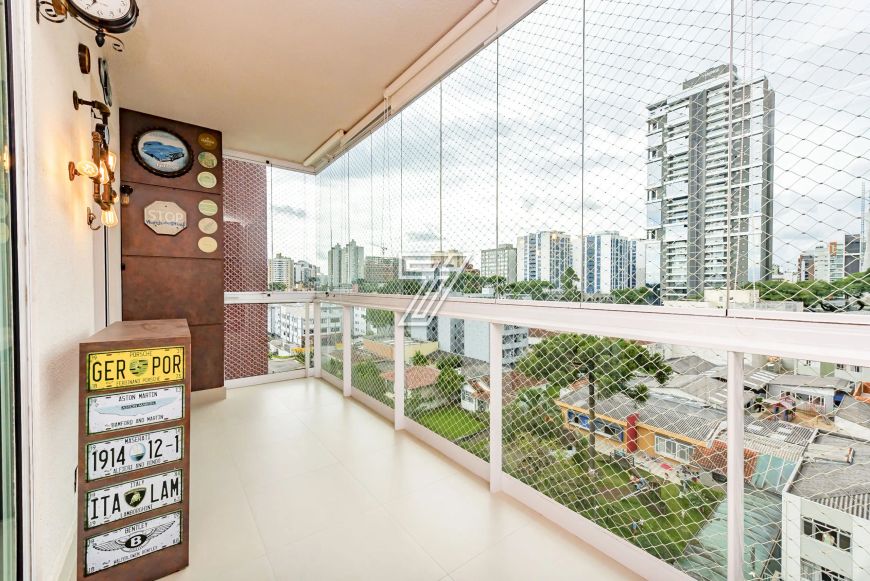Apartamento / 3 suítes / Água Verde