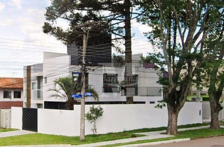 SOBRADO NOVO COM TERRENO ESQUINA TERRAÇO ABERTO COM CHURRASQUEIRA QUASE 150M² DE ÁREA ÚTIL BAIRRO AL