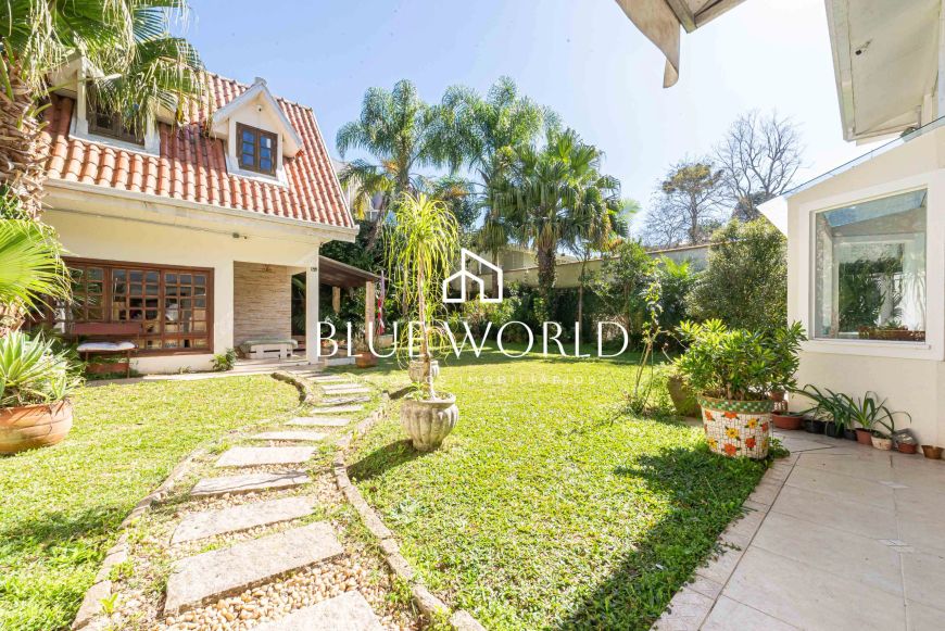 Casa com Quintal, 6 Quartos, 6 Banheiros no São Lourenço