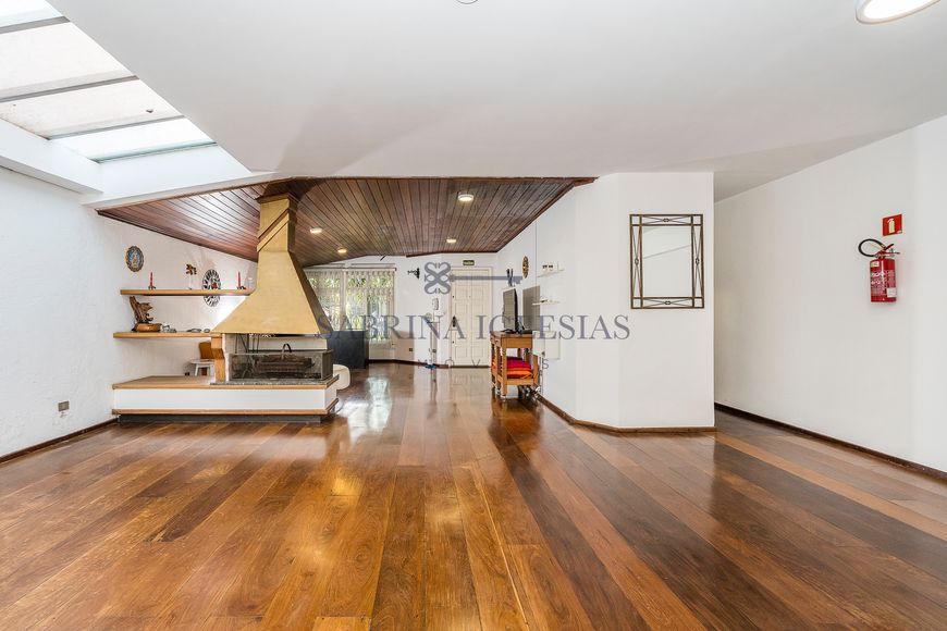 Casa comercial no Vila Izabel, terreno ZR4