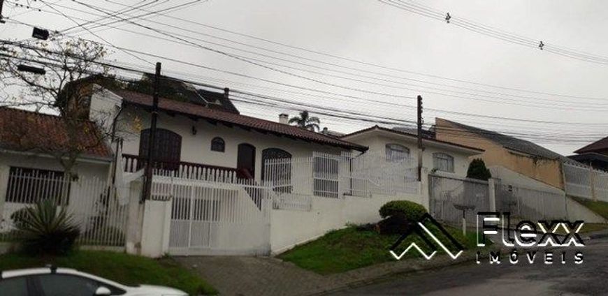 Casa com 3 dormitórios à venda, 172 m² por R$ 750.000,00 - Guabirotuba - Curitiba/PR