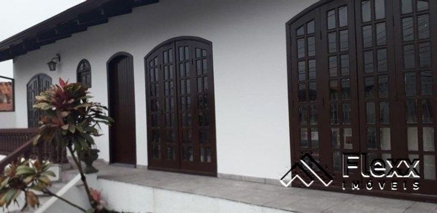 Casa com 3 dormitórios à venda, 172 m² por R$ 750.000,00 - Guabirotuba - Curitiba/PR