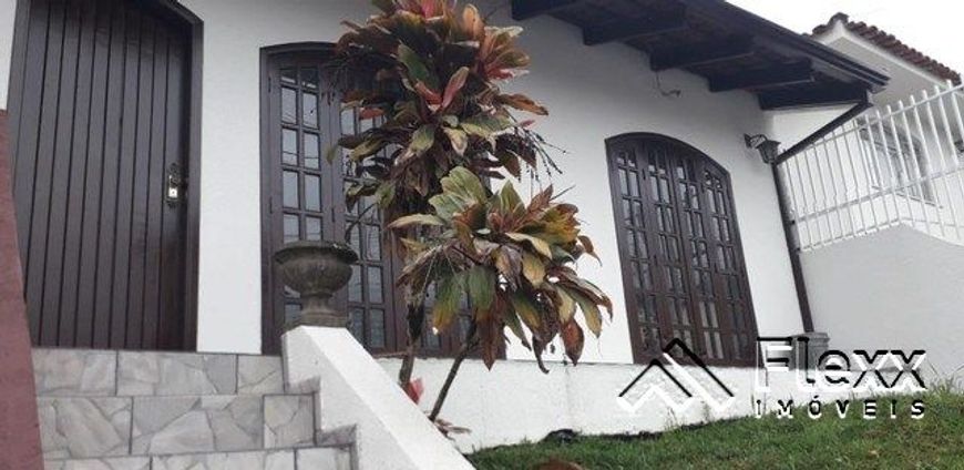 Casa com 3 dormitórios à venda, 172 m² por R$ 750.000,00 - Guabirotuba - Curitiba/PR