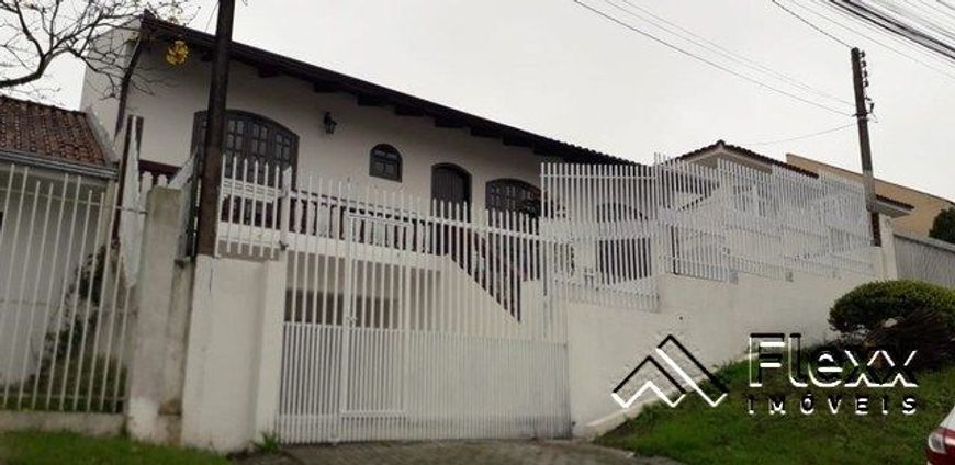 Casa com 3 dormitórios à venda, 172 m² por R$ 750.000,00 - Guabirotuba - Curitiba/PR