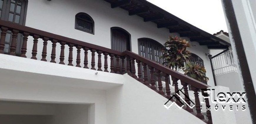 Casa com 3 dormitórios à venda, 172 m² por R$ 750.000,00 - Guabirotuba - Curitiba/PR
