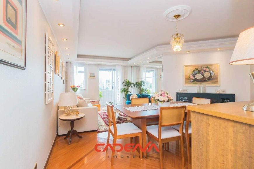 Apartamento com 3 quartos e 2 vagas à venda no Bacacheri