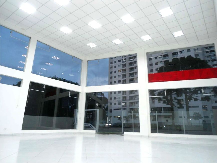 Ponto comercial/Loja/Box para aluguel tem 200 metros quadrados em Novo Mundo - Curitiba - Paraná