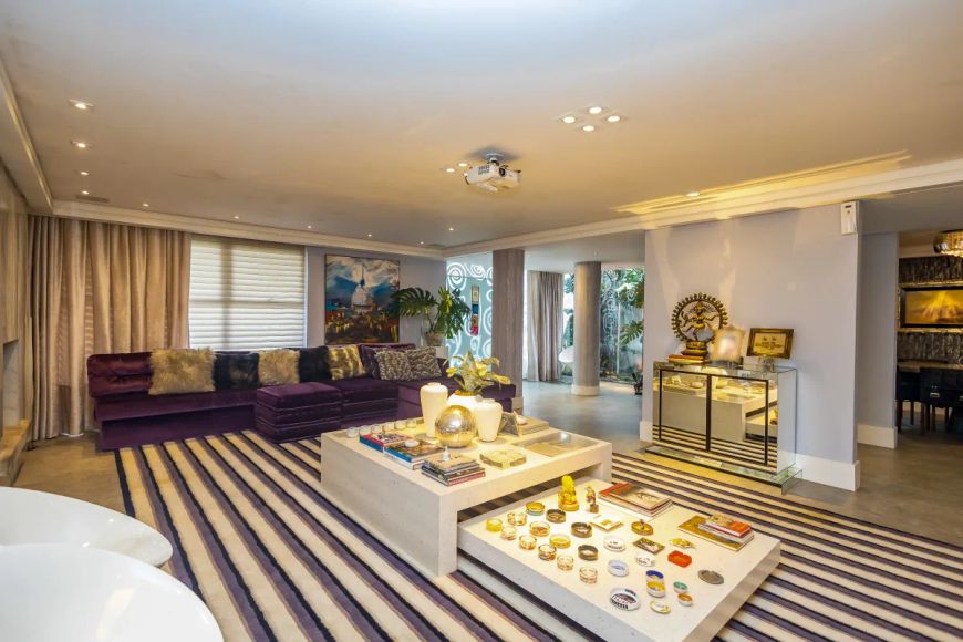 Casa com 3 quartos sendo 1 suíte no Batel