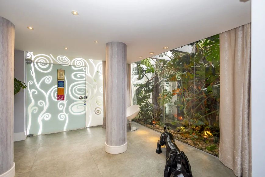 Casa com 3 quartos sendo 1 suíte no Batel