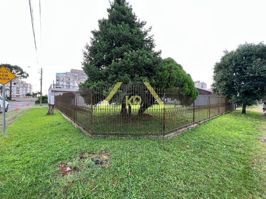 TERRENO NO BAIRRO XAXIM EM CURITIBA