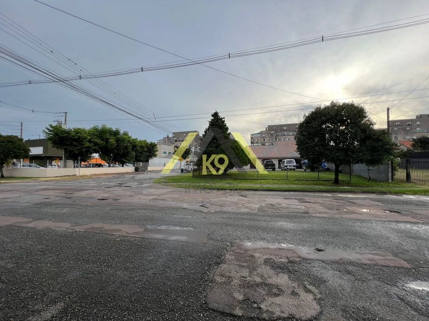 TERRENO NO BAIRRO XAXIM EM CURITIBA