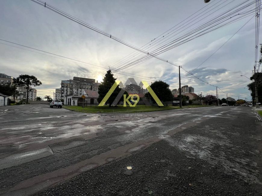TERRENO NO BAIRRO XAXIM EM CURITIBA