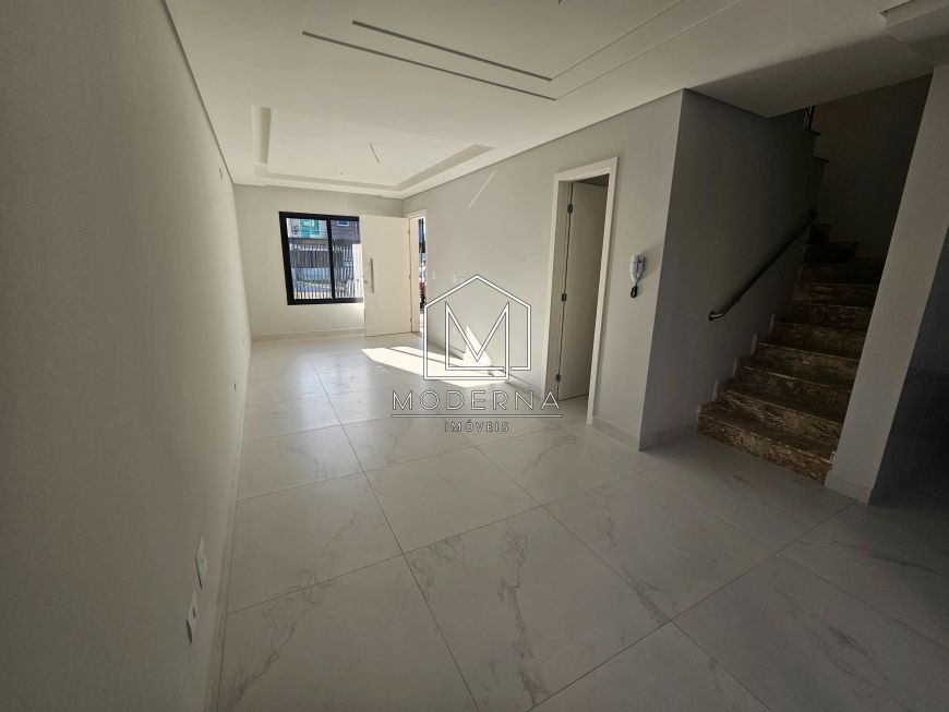 EXCELENTE SOBRADO TRIPLEX FRENTE RUA