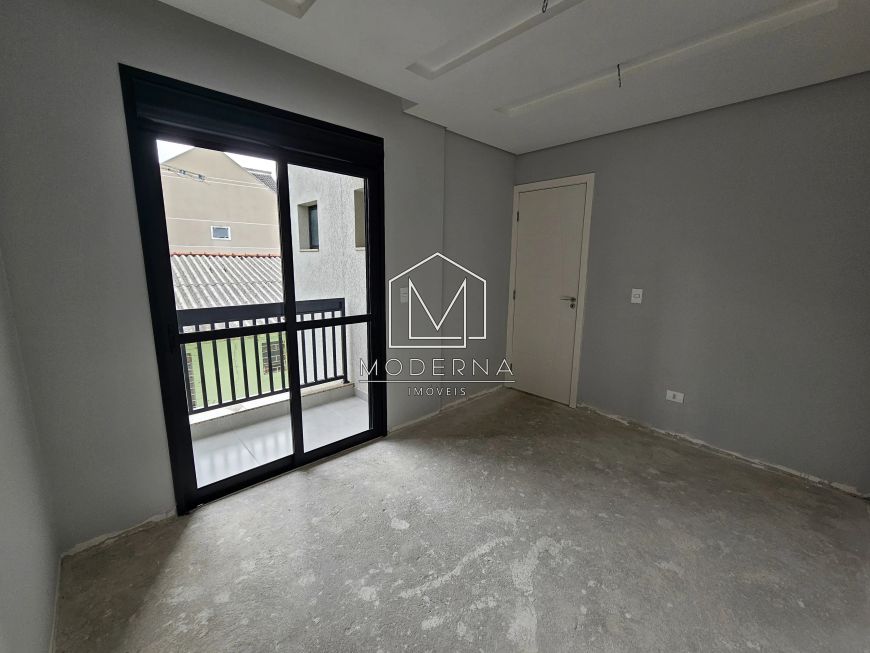 EXCELENTE SOBRADO TRIPLEX FRENTE RUA