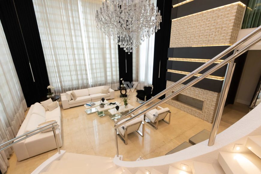 Cond. Burgel II - Casa 670m² priv - 4 suítes - 6 vagas - Campo Comprido