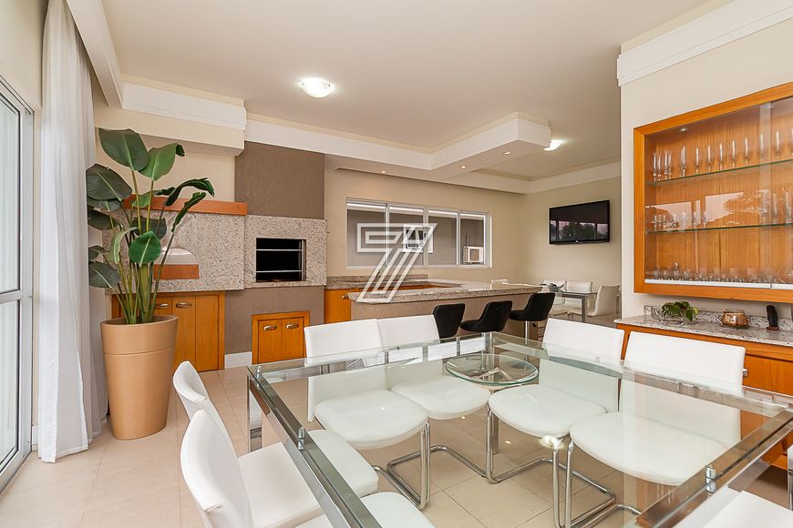 CASA COM 4 SUÍTES NO PILARZINHO
