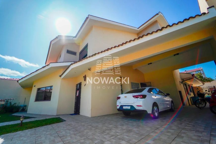 CASA COM 5 DORMITÓRIOS e 4 VAGAS NO SEMINÁRIO