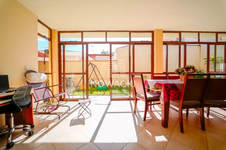 CASA COM 5 DORMITÓRIOS e 4 VAGAS NO SEMINÁRIO