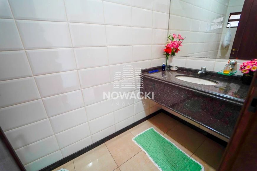 CASA COM 5 DORMITÓRIOS e 4 VAGAS NO SEMINÁRIO