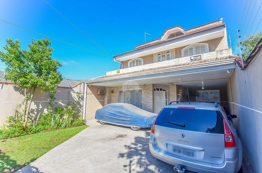Sobrado para venda com 154 m² quadrados com 4 quartos em Uberaba - Curitiba - PR