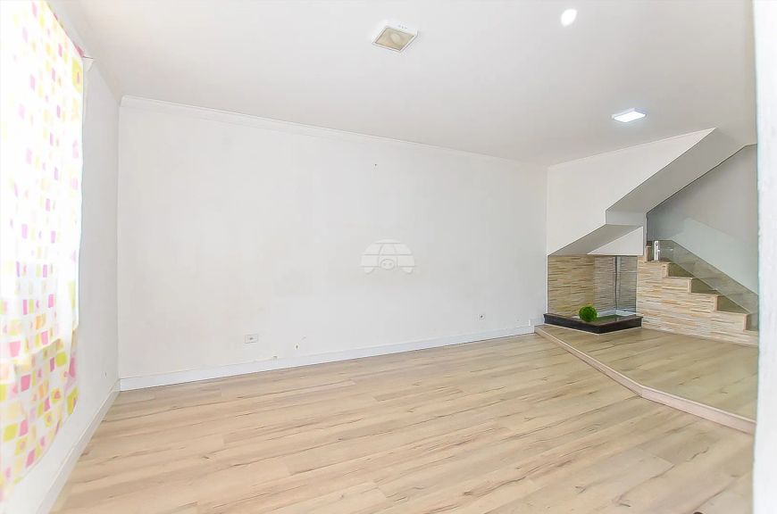 Sobrado para venda com 154 m² quadrados com 4 quartos em Uberaba - Curitiba - PR