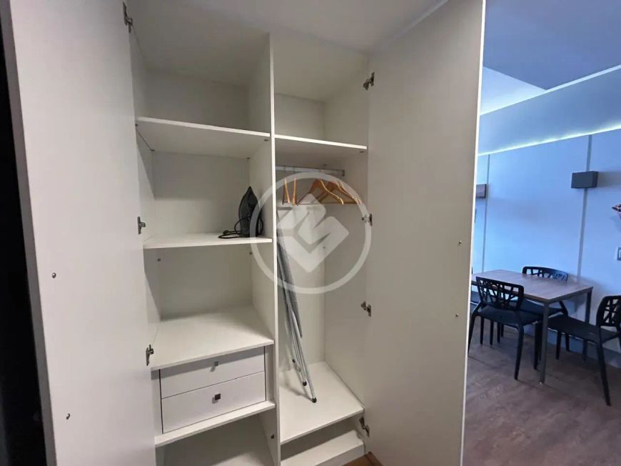 Apartamento de 1 dormitório no Batel, andar alto, mobiliado e decorado. codigo: 93822
