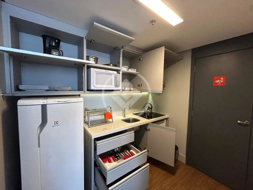 Apartamento de 1 dormitório no Batel, andar alto, mobiliado e decorado. codigo: 93822