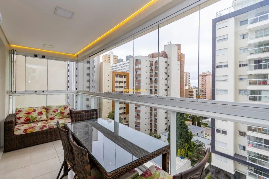 Apartamento mobiliado 3 quartos - Água Verde