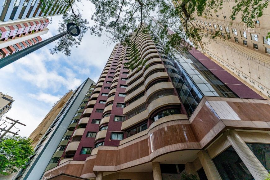 Apartamento, 04 Quartos, 04 Vagas, Andar Alto, Batel, Curitiba.