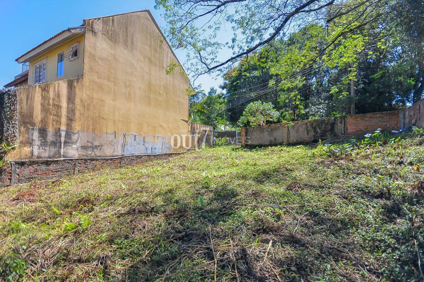 Terreno ZR-2 no Pilarzinho, ideal para construção do seu novo lar!