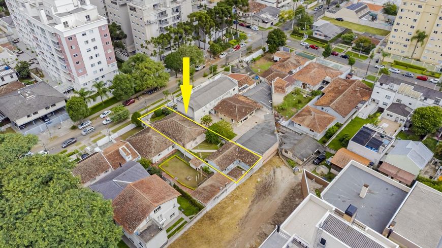 Terreno ZR-4 no bairro Vila Izabel
