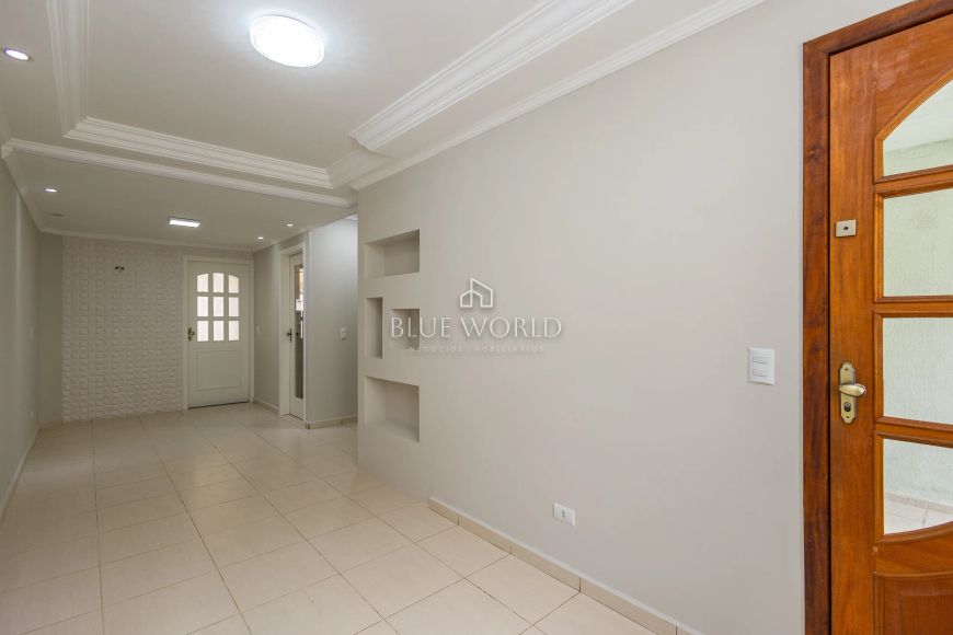 Sobrado em condomínio fechado no Uberaba com 130m², 3 quartos, 2 suítes