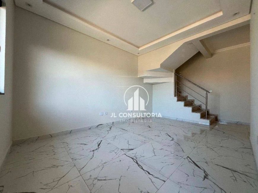 Sobrado com 3 dormitórios à venda, 156 m² por R$ 760.000,00 - Xaxim - Curitiba/PR