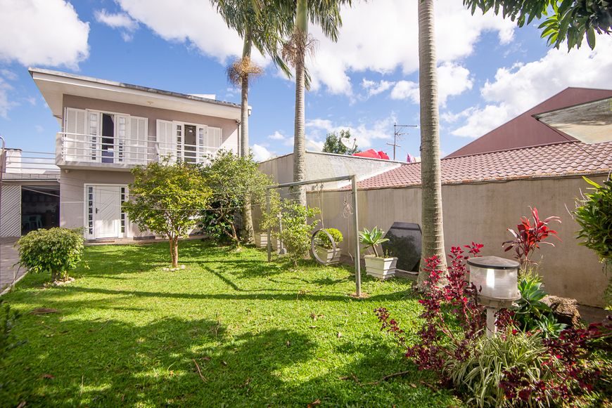 Residência no bairro Xaxim com amplo Terreno