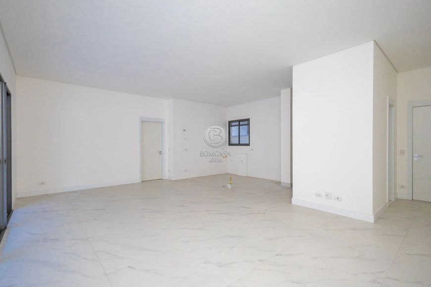 Apartamento com 3 dormitórios à venda com 203.04m² por R$ 1.900.000,00 no bairro Água Verde - CURITI