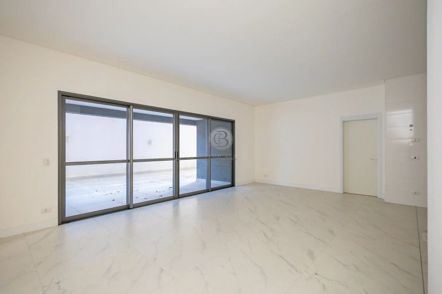 Apartamento com 3 dormitórios à venda com 203.04m² por R$ 1.900.000,00 no bairro Água Verde - CURITI