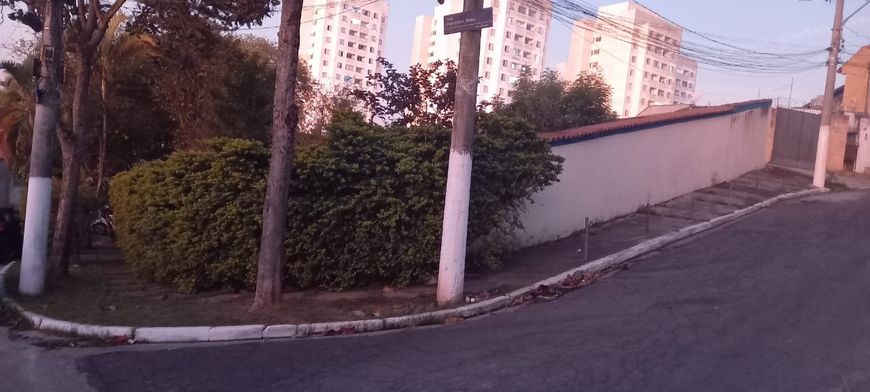 Casa térrea com 3 dormitórios 180m² terreno de 381 m² 4 vagas